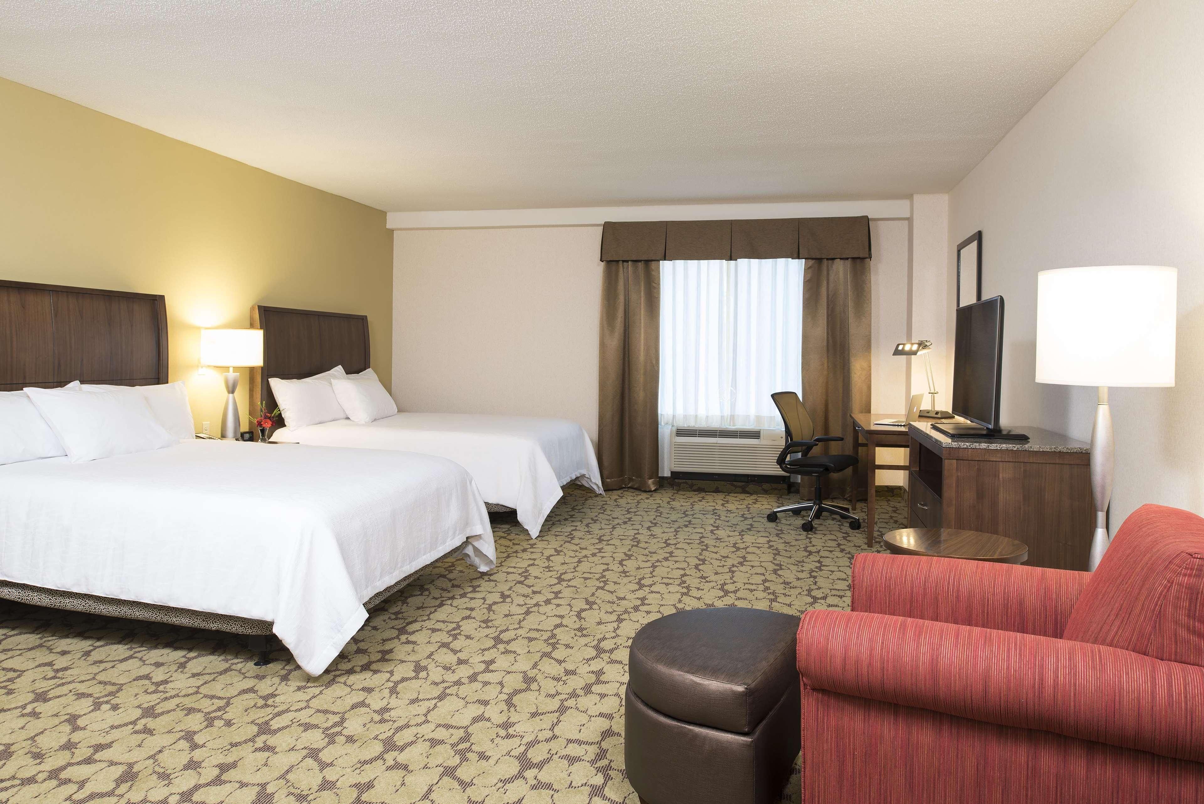 Hilton Garden Inn Louisville Downtown Екстериор снимка