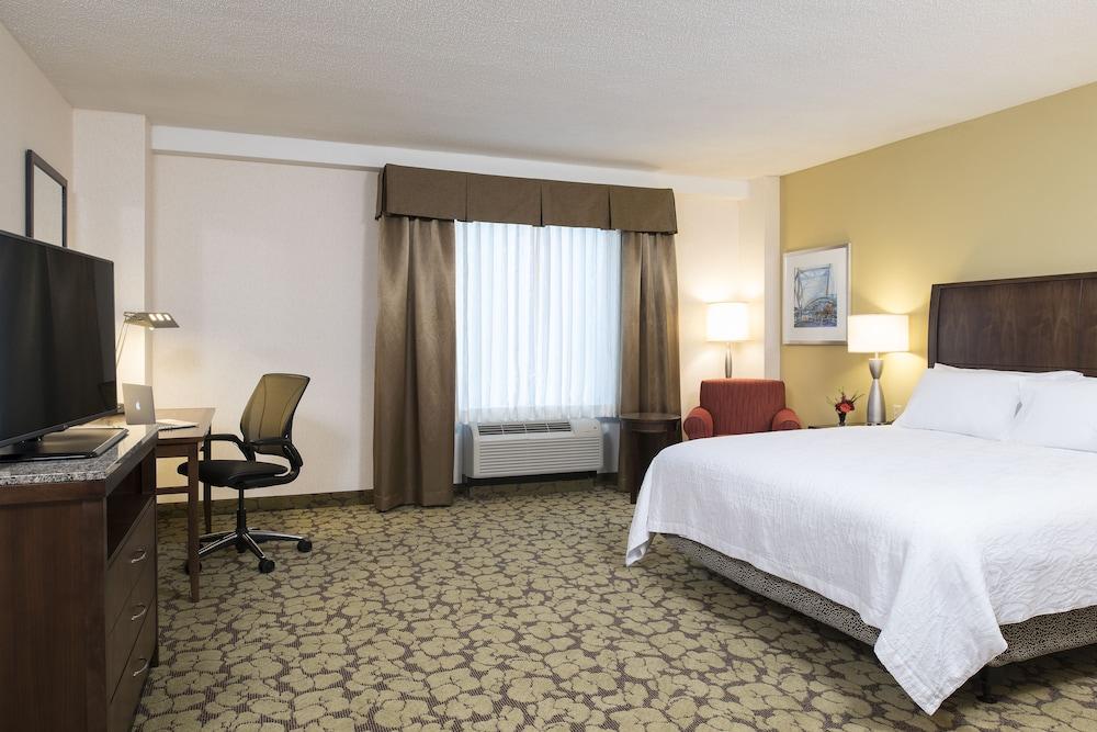 Hilton Garden Inn Louisville Downtown Екстериор снимка