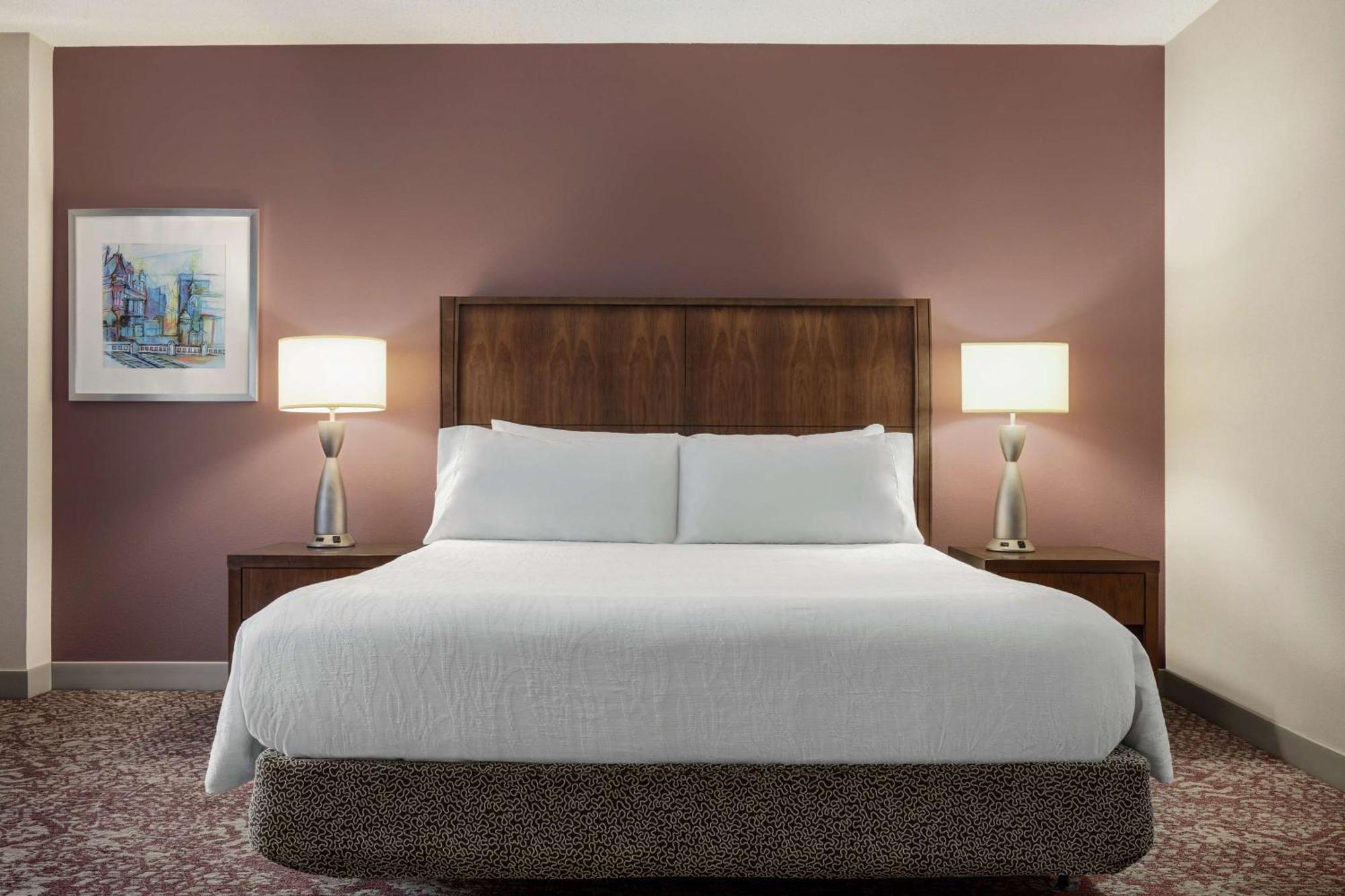 Hilton Garden Inn Louisville Downtown Екстериор снимка