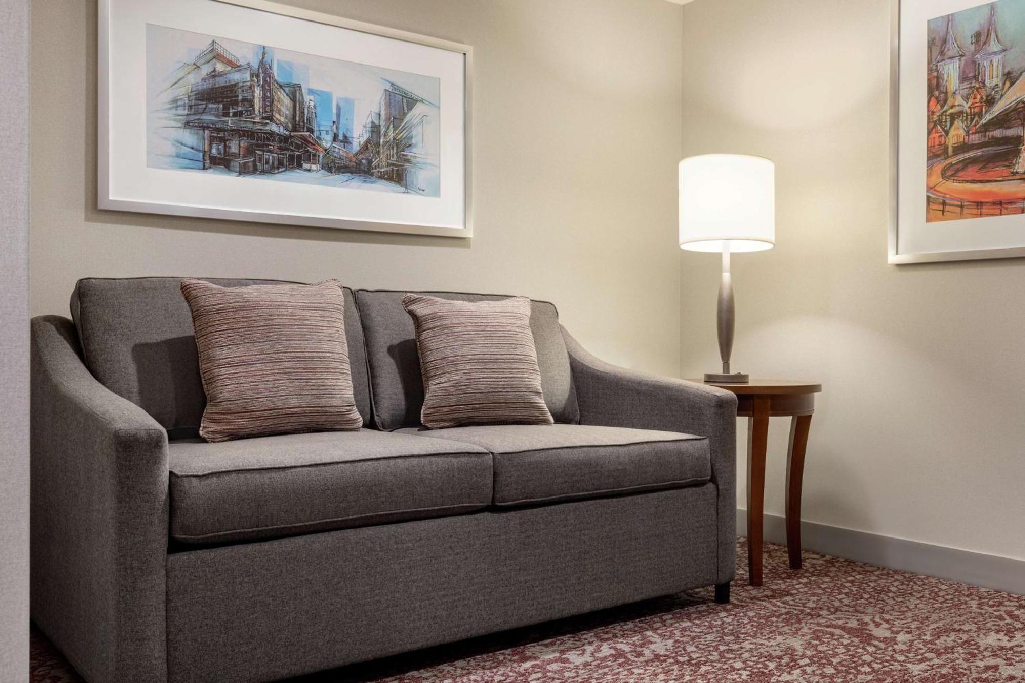 Hilton Garden Inn Louisville Downtown Екстериор снимка