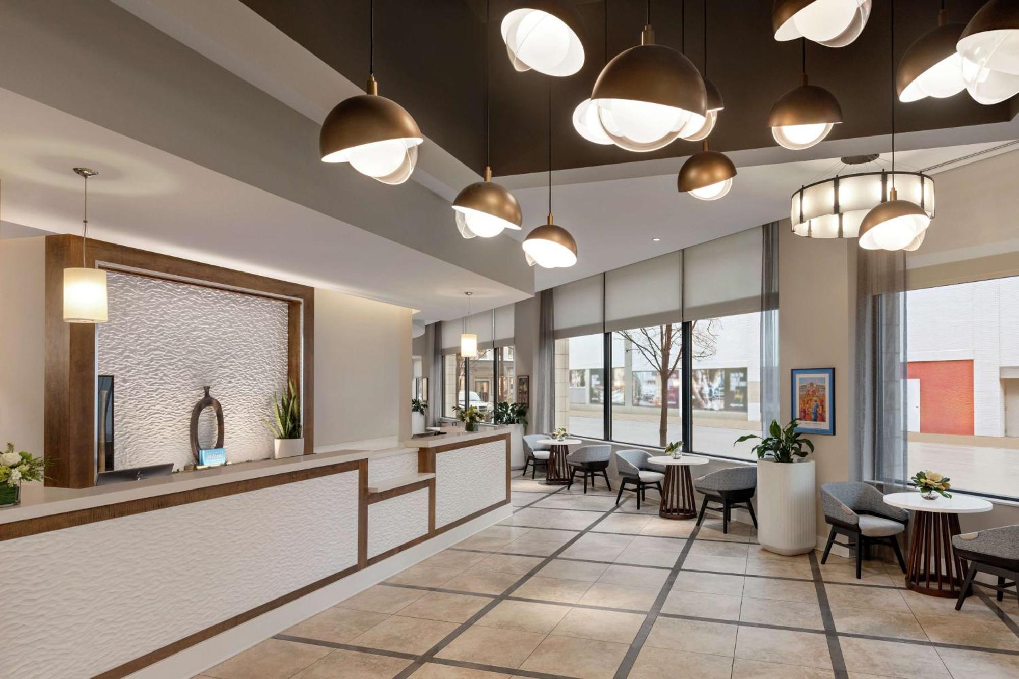 Hilton Garden Inn Louisville Downtown Екстериор снимка