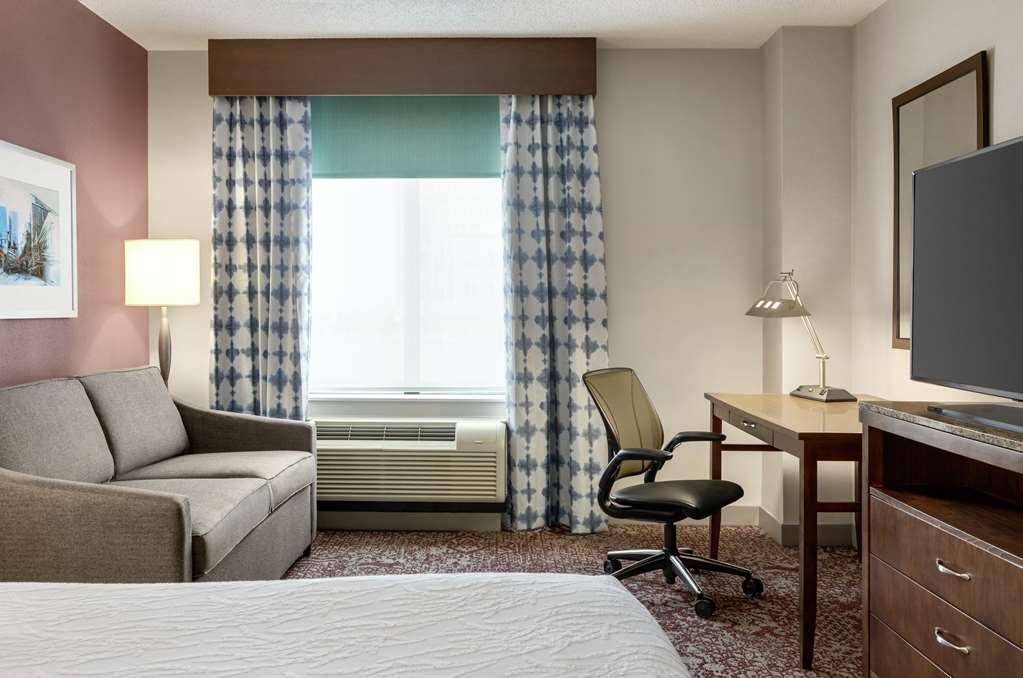 Hilton Garden Inn Louisville Downtown Стая снимка