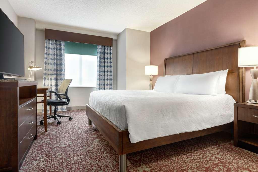 Hilton Garden Inn Louisville Downtown Стая снимка